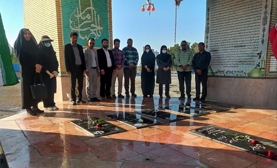 غبار روبی و عطر افشانی گلزار شهدا به مناسبت گرامیداشت دهه مبارک فجر 